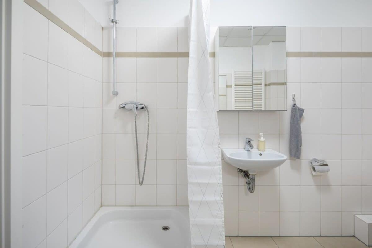 Cosy 2 Room Apartment In Hamburg Hammerbrook Bagian luar foto
